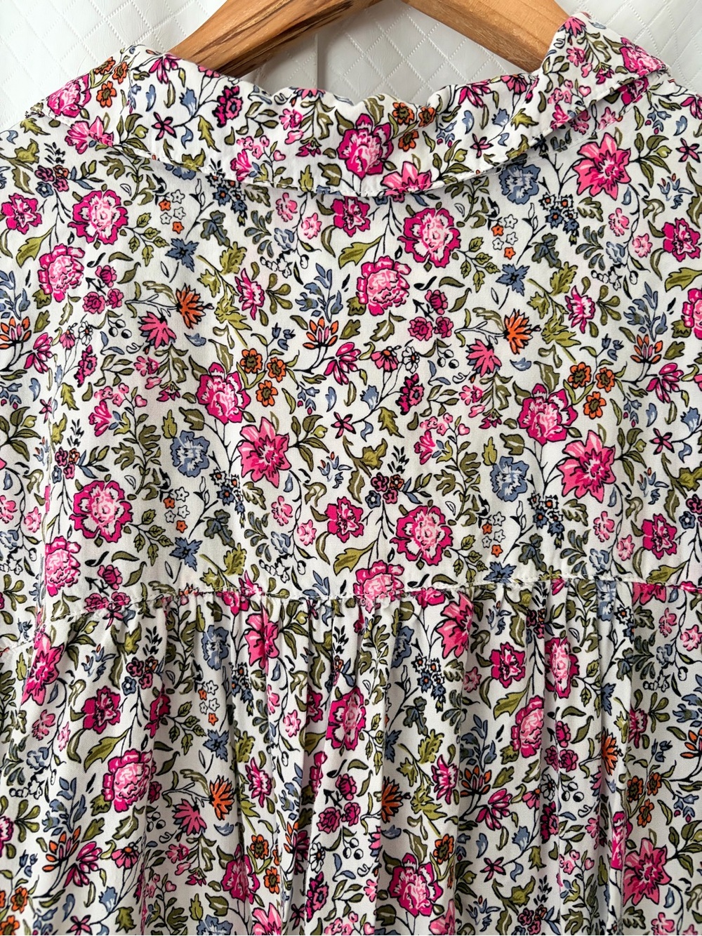 Jane and Delancey Pink Multi Floral Button-Front Short Sleeve Shirt - Picture 6 of 8